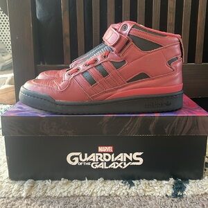 Forum Mid Marvel Adidas - Black and Red